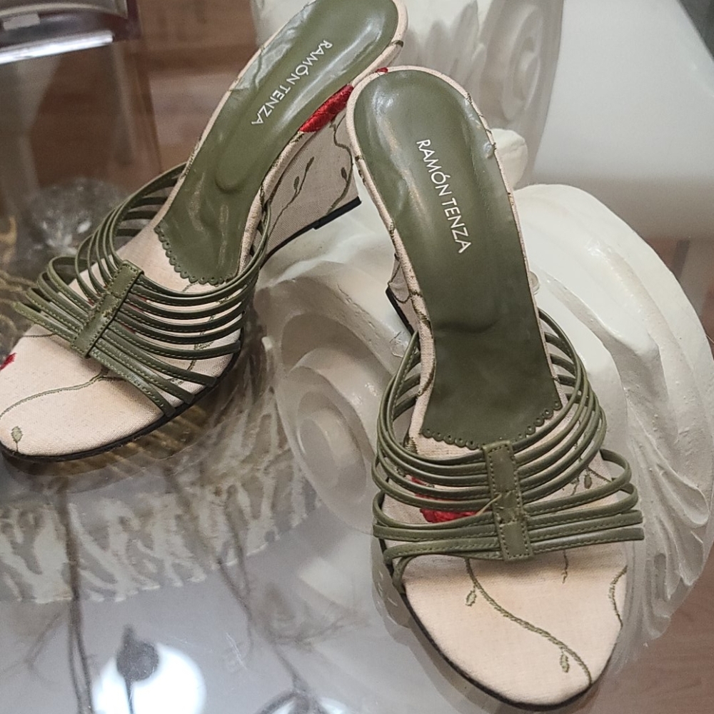 Ramon Tenza wedges